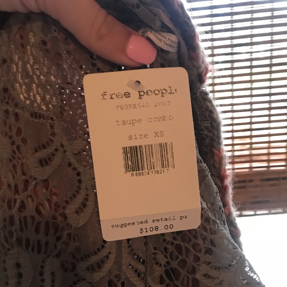 Free people cardigan NEW WITH TAGS 🍒🍒🍒🍒🍒🍒🍒 - Picture 5 of 5
